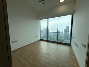 Room in 4 BHK Apartment at Rustomjee Crown Phase 2, Prabhadevi – for Sale