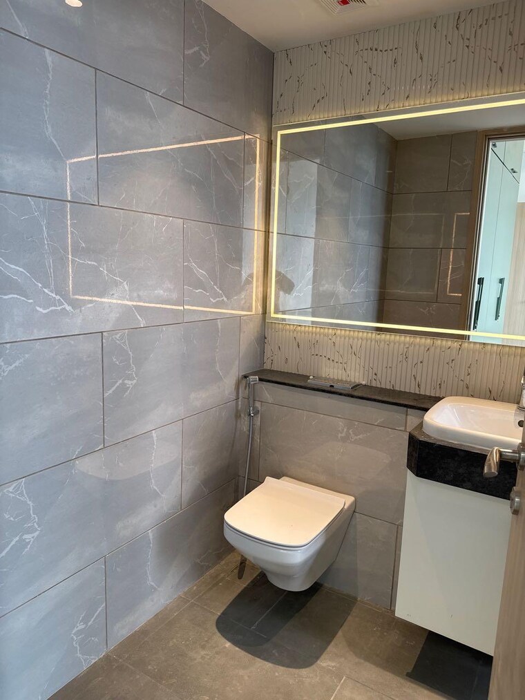 Bathroom, rustomjee-crown-phase-2 4 Bedroom 2181 Sq.Ft. Apartment In Prabhadevi Mumbai 9470045