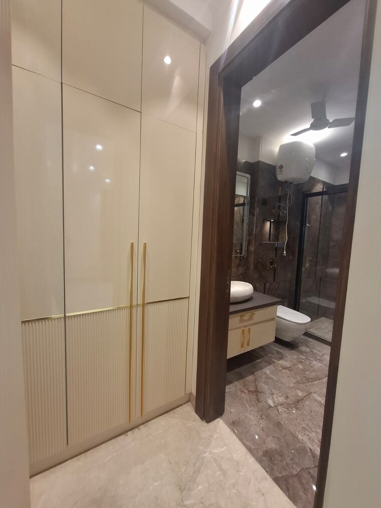 Bathroom, nirvana-courtyard 4 Bedroom 4518 Sq.Ft. Builder Floor In Sector 50 Gurgaon 9470096