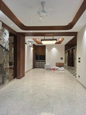 Building Lobby in 4 BHK Builder Floor at Nirvana Courtyard, Sector 50 – for Sale
