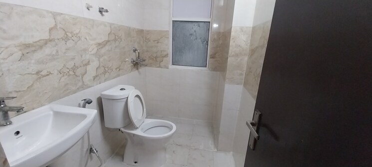 Bathroom, amrapali-golf-homes 2 Bedroom 1100 Sq.Ft. Apartment In Sector 4 Greater Noida Greater Noida 9470213