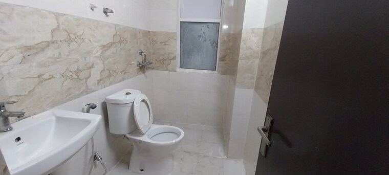 Bathroom, amrapali-golf-homes 2 Bedroom 1100 Sq.Ft. Apartment In Sector 4 Greater Noida Greater Noida 9470213