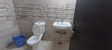 Bathroom in 2 BHK Apartment at Amrapali Golf Homes, Sector 4 Greater Noida – for Rent