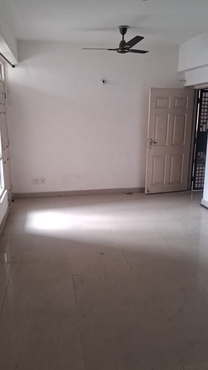 3 BHK + Extra Room Apartment For Rent in Supertech Cape Town