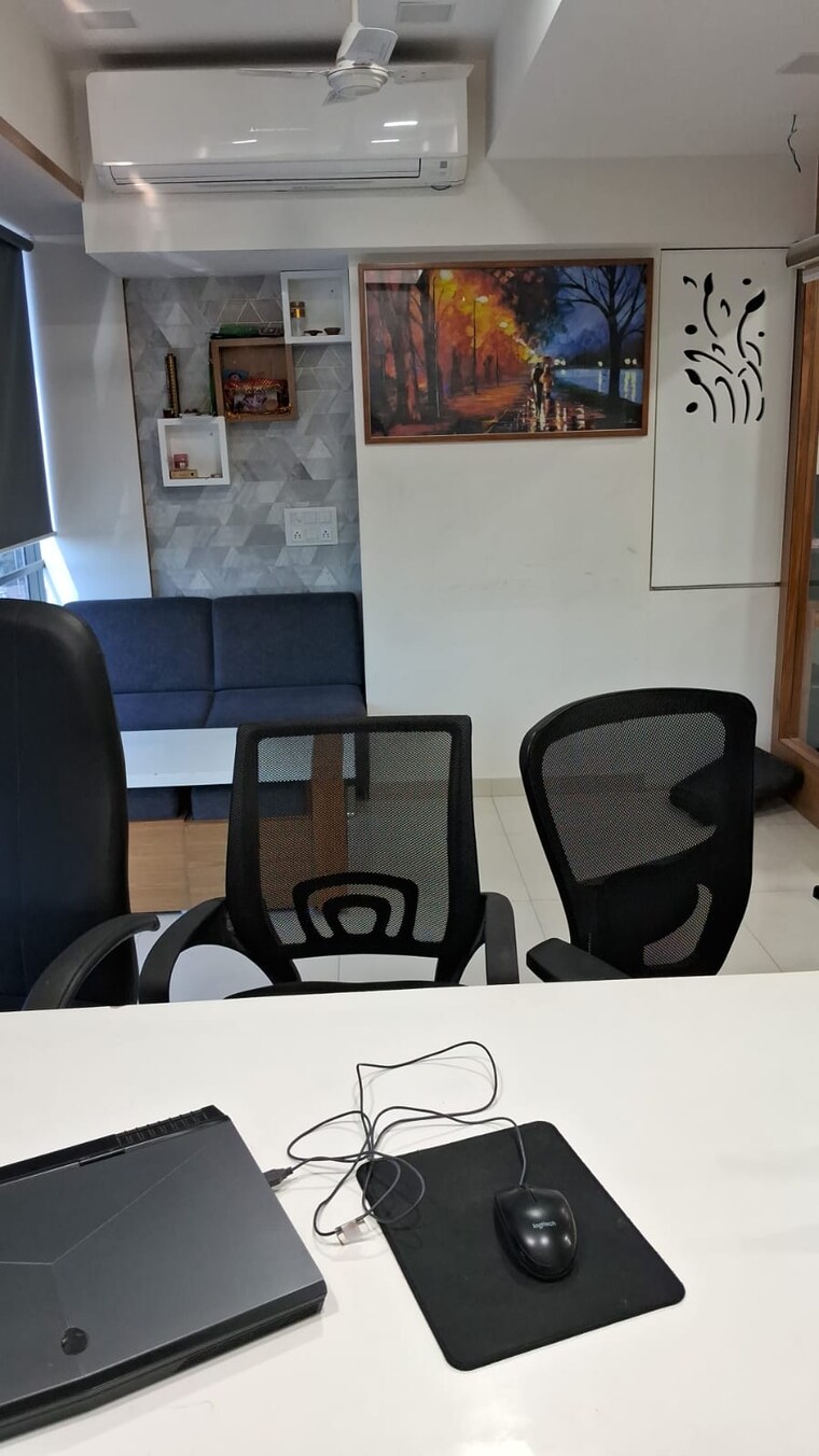 Team Area, sola road Commercial Office Space 970 Sq.Ft. In Sola Road Ahmedabad 9470102