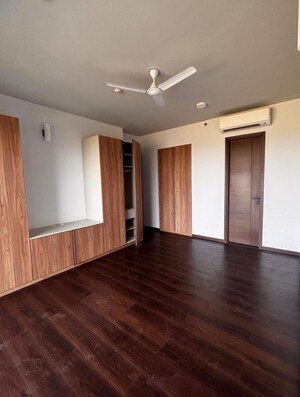 Room in 2 BHK Apartment at Krisumi Waterfall Suites, Sector 36a – for Rent