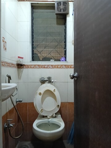 Bathroom in 1 BHK Apartment at Andheri Green Field Towers, Jogeshwari East – for Rent