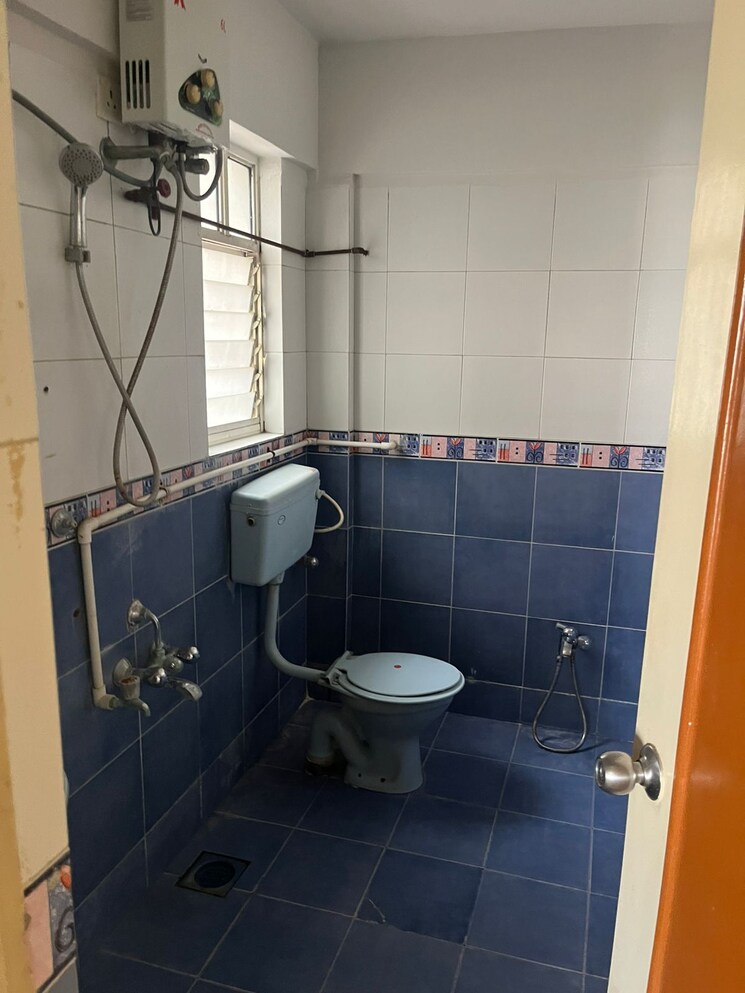 Attached Bathroom, hari-ganga 2 Bedroom 970 Sq.Ft. Apartment In Yerawada Pune 9470183