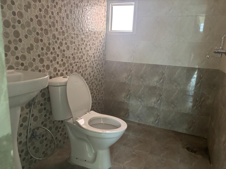 Bathroom, jkg-palm-court 3 Bedroom 943 Sq.Ft. Apartment In Sector 16c Greater Noida Greater Noida 9470350