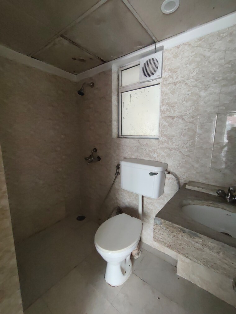 Bathroom, paras-seasons 3 Bedroom 1130 Sq.Ft. Apartment In Sector 168 Noida 9470361