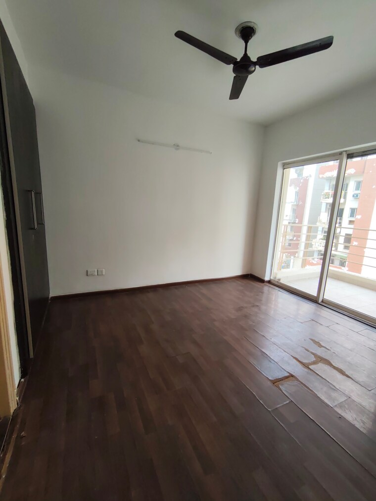 Room, paras-seasons 3 Bedroom 1130 Sq.Ft. Apartment In Sector 168 Noida 9470361