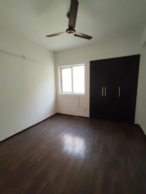 Room in 3 BHK Apartment at Paras Seasons, Sector 168 – for Sale