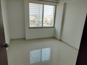 Room in 2 BHK Apartment at Karan Suncoast, Bavdhan – for Rent