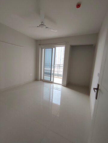 Room in 2 BHK Apartment at Eldeco Live By The Greens, Sector 150 – for Rent