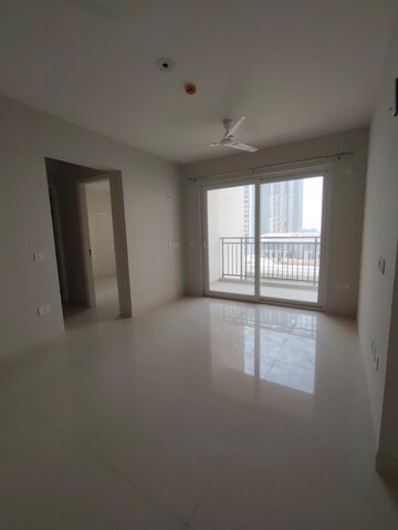 2 BHK Apartment For Rent in Eldeco Live By The Greens, Sector 150