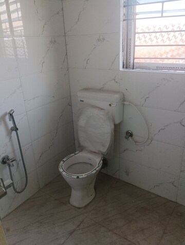 Bathroom in 2 BHK Villa at Zoo Road – for Rent