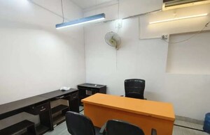  Office Space For Rent in Hazratganj
