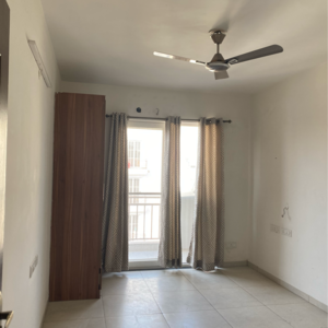 Room in 4 BHK Apartment at Sushma Valencia, Nagla Road – for Rent