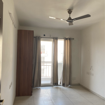Room in 4 BHK Apartment at Sushma Valencia, Nagla Road – for Rent