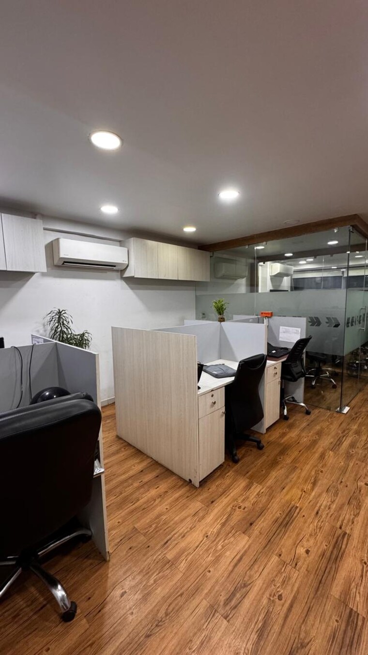 Team Area, sankalp-iconic-tower Commercial Office Space 1181 Sq.Ft. In Sanidhya Ahmedabad 9470443