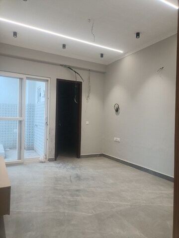 Room in 3.5 BHK Villa at Sector 99 – for Rent