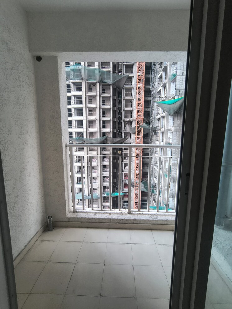 Balcony, lodha-amara 3 Bedroom 955 Sq.Ft. Apartment In Kolshet Road Thane 9470508