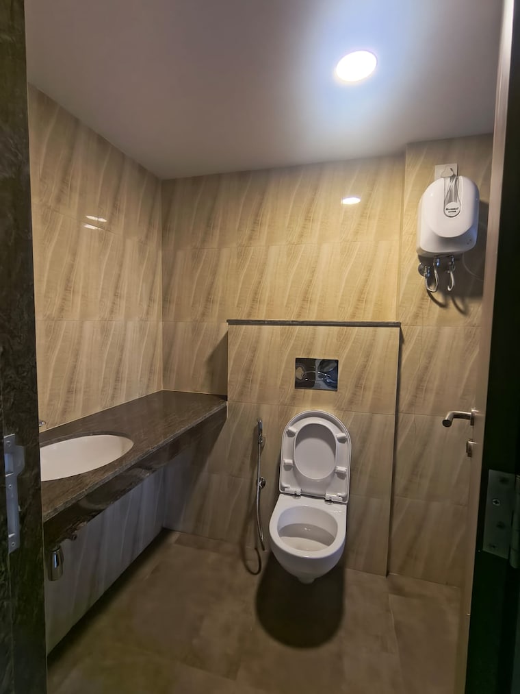 Bathroom, lodha-amara 3 Bedroom 955 Sq.Ft. Apartment In Kolshet Road Thane 9470508