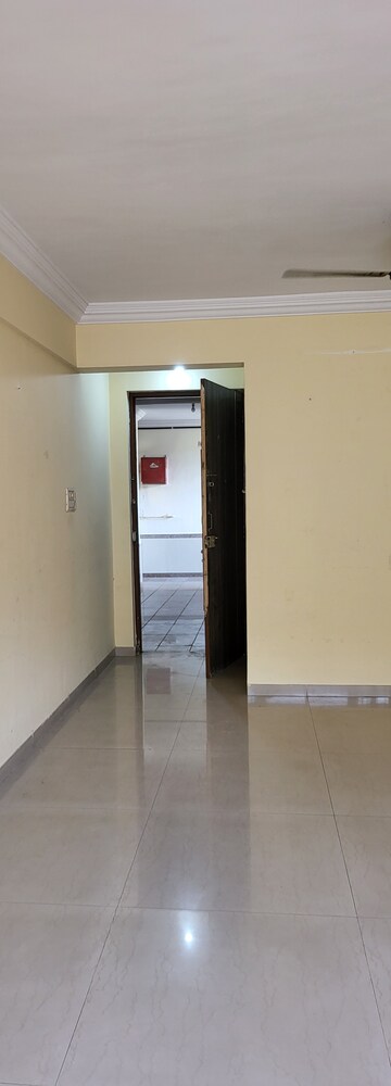 Room in 3 BHK Apartment at Amli Ind Estate – for Sale