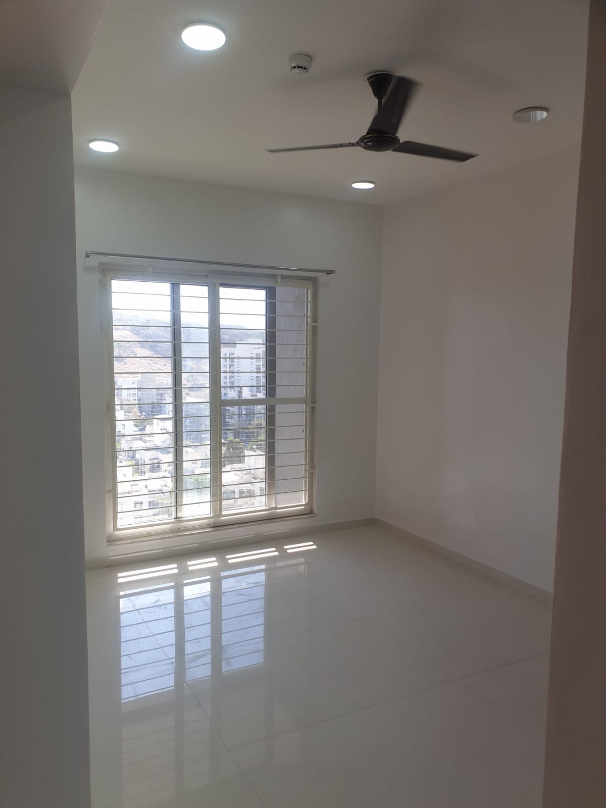 3 BHK + Servant Room Apartment For Rent in Ganga Legend