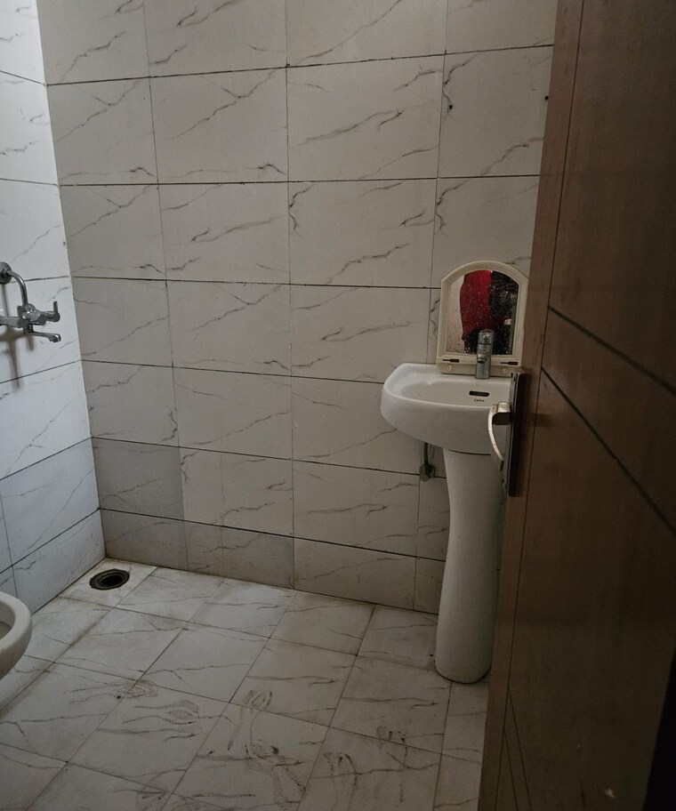 Bathroom, silver-city-extention 3 Bedroom 13500 Sq.Ft. Apartment In Vip Road Zirakpur 9470965