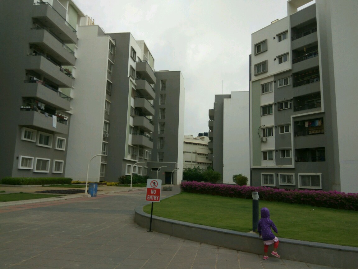 3 BHK + Extra Room Apartment For Rent in SJR Luxuria
