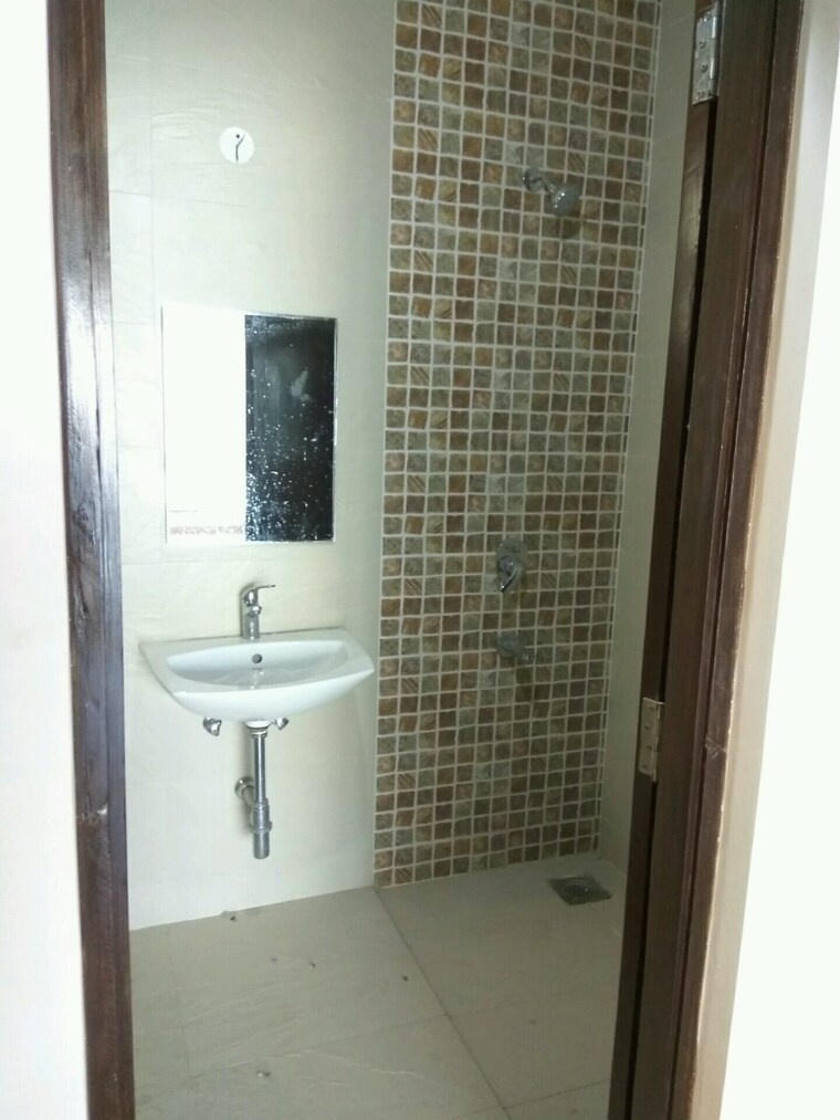 Bathroom, sjr-luxuria 3 Bedroom 1700 Sq.Ft. Apartment In Arekere Bangalore 9470999