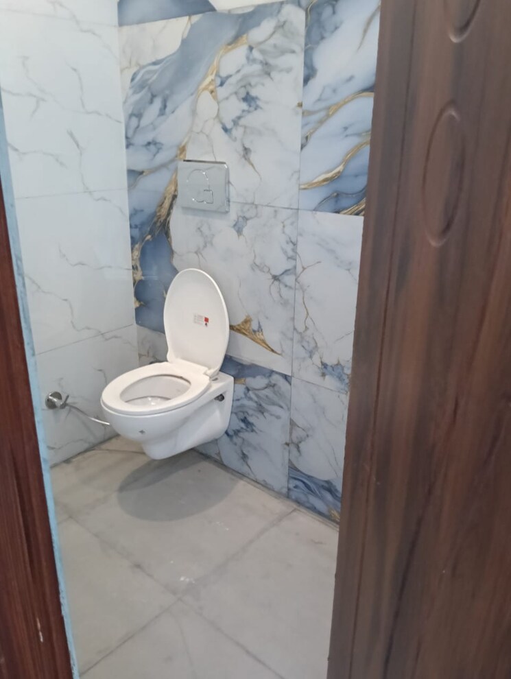 Bathroom, ambala highway 3 Bedroom 1200 Sq.Ft. Apartment In Ambala Highway Zirakpur 9471005