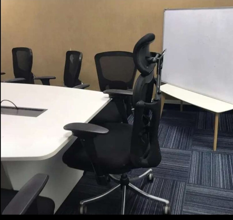 Team Area, hazratganj Commercial Office Space 1000 Sq.Ft. In Hazratganj Lucknow 9471147