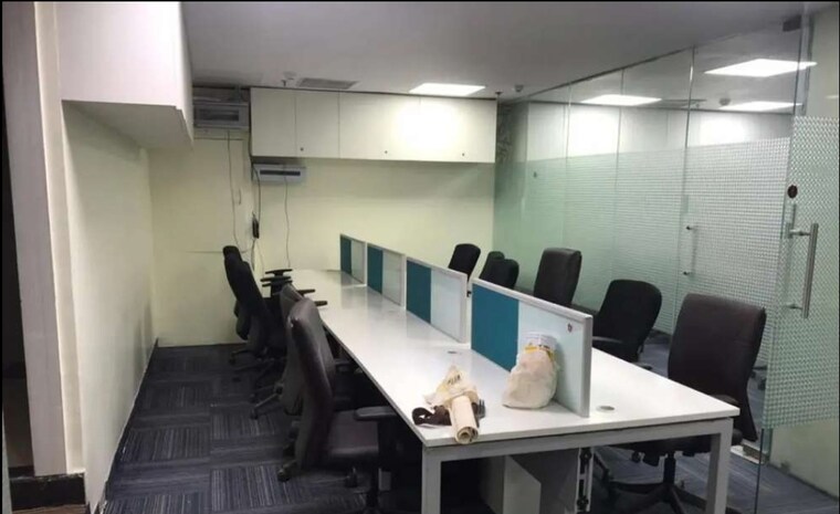 Team Area, hazratganj Commercial Office Space 1000 Sq.Ft. In Hazratganj Lucknow 9471147