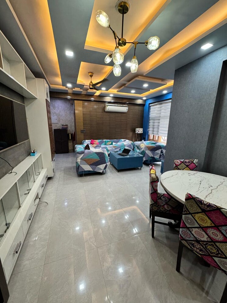 Team Area, puri-kohinoor-emporium 3 Bedroom 1515 Sq.Ft. Builder Floor In Sector 89 Faridabad 9471212