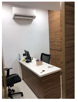 Team Area in  Office Space at Times Square Arcade, Thaltej – for Rent