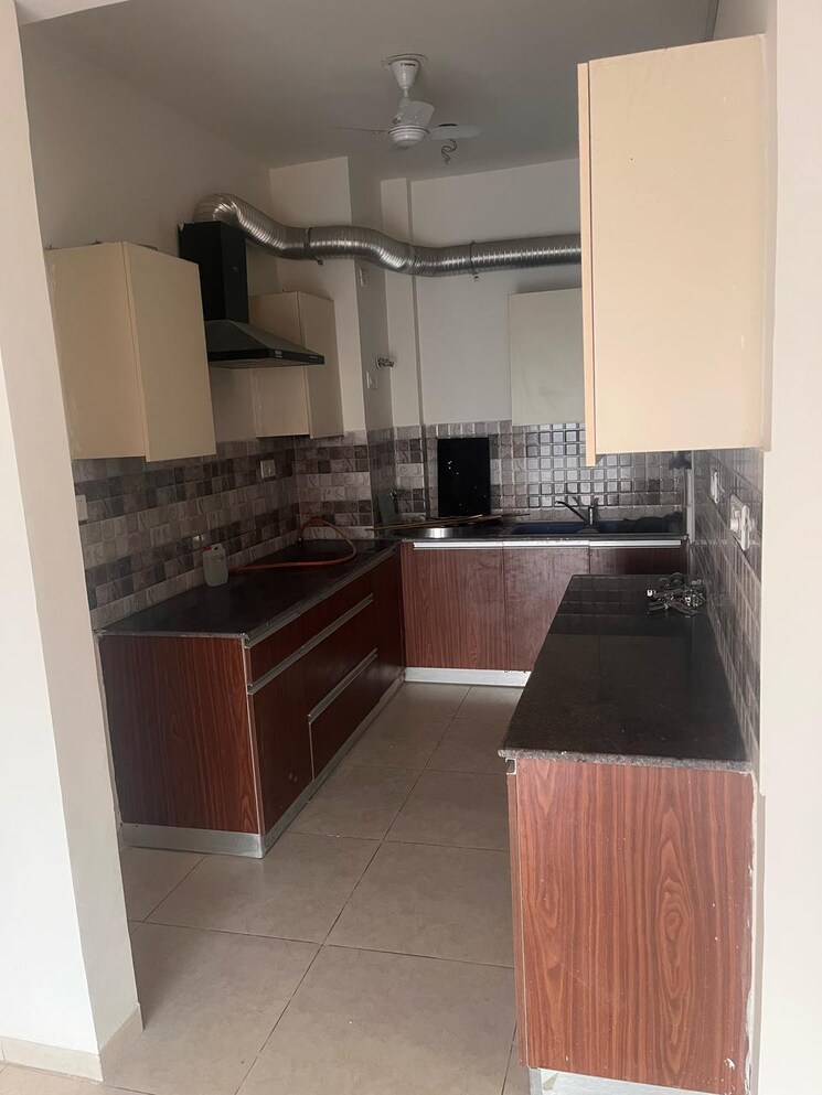 Kitchen, sushma-grande-nxt 3 Bedroom 1850 Sq.Ft. Apartment In Lohgarh Zirakpur 9471228