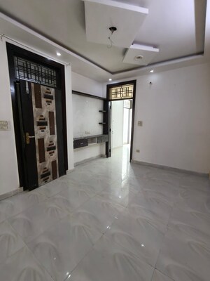 Room in 3 BHK Builder Floor at Vipin Garden – for Rent