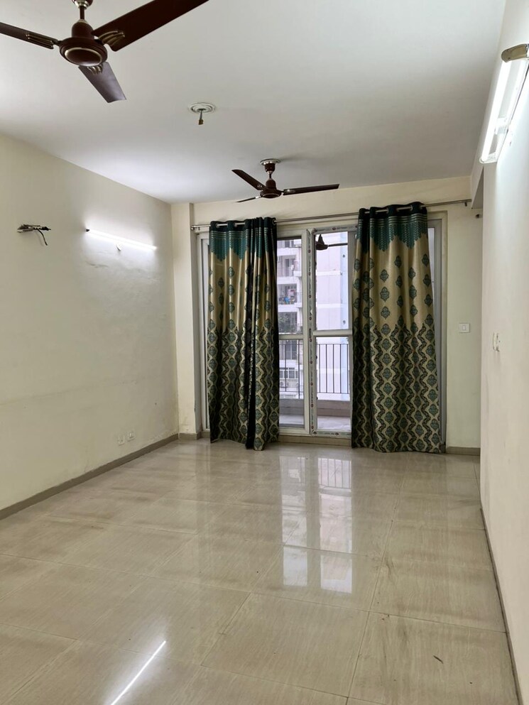 Room, vip road 2 Bedroom 1500 Sq.Ft. Apartment In Vip Road Zirakpur 9471204