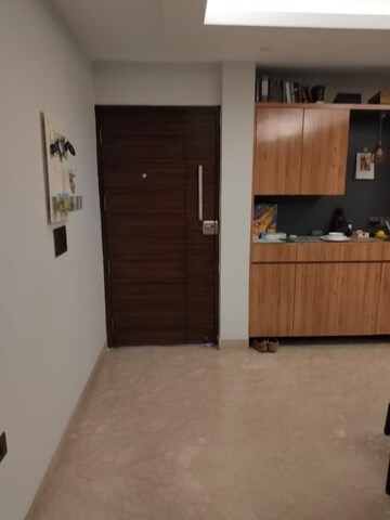 Room in 3 BHK Builder Floor at Green Wood City, Sector 45 – for Rent