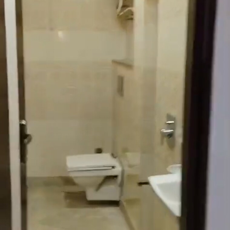 Bathroom, pitampura 1 Bedroom 40 Sq.Yd. Builder Floor In Pitampura Delhi 9471294