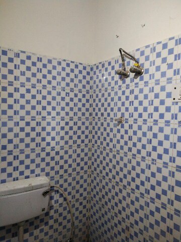 Bathroom in 3.5 BHK Apartment at ACE Parkway, Sector 150 – for Rent