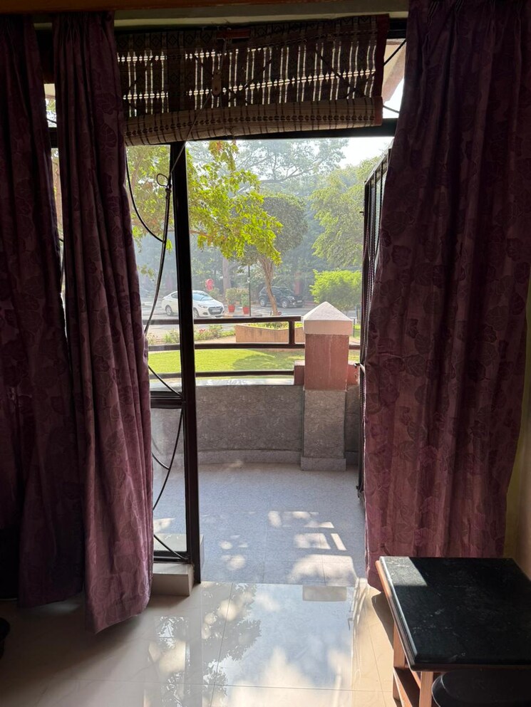 Balcony, unitech-palms 2 Bedroom 1200 Sq.Ft. Apartment In South City 1 Gurgaon 9471310