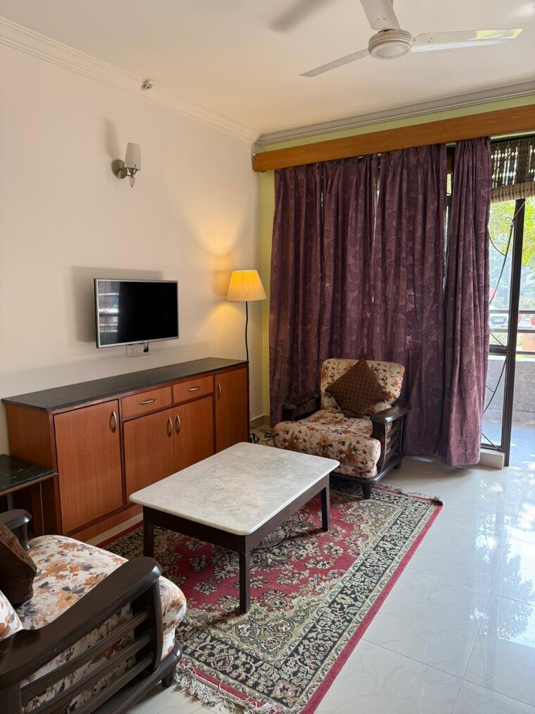 Living Room, unitech-palms 2 Bedroom 1200 Sq.Ft. Apartment In South City 1 Gurgaon 9471310