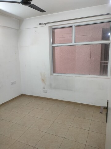 Room in 3 BHK Apartment at Sushma Joynest ZRK, Ghazipur – for Rent