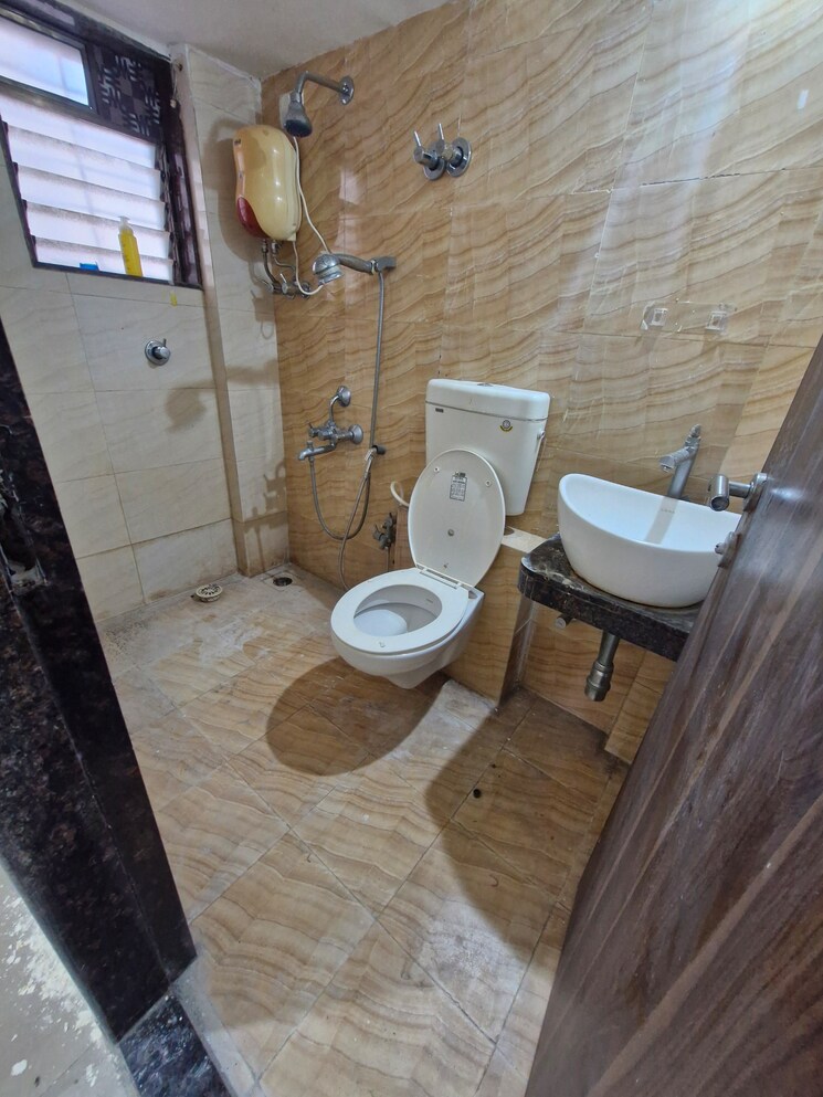 Bathroom, evershine-avenue-a6 2 Bedroom 592 Sq.Ft. Apartment In Virar West Palghar 9471512
