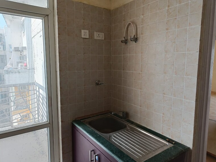 Bathroom, bptp-princess-park 2 Bedroom 795 Sq.Ft. Apartment In Sector 86 Faridabad 9471566