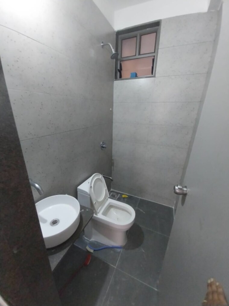 Bathroom, vaishnodevi circle 3 Bedroom 1737 Sq.Ft. Apartment In Vaishnodevi Circle Ahmedabad 9471538