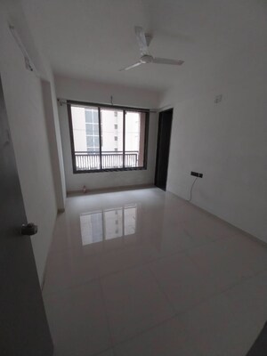 Room in 3 BHK Apartment at Vaishnodevi Circle – for Rent